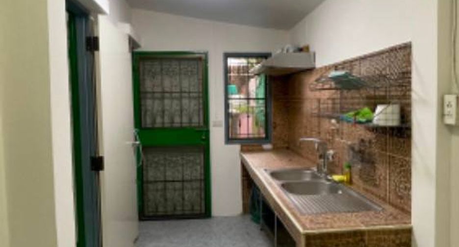 Casa en venta de 4 habitaciones en Bang Khen, Bangkok