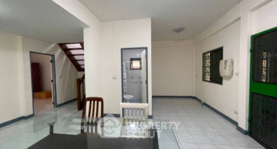 Casa en venta de 4 habitaciones en Bang Khen, Bangkok