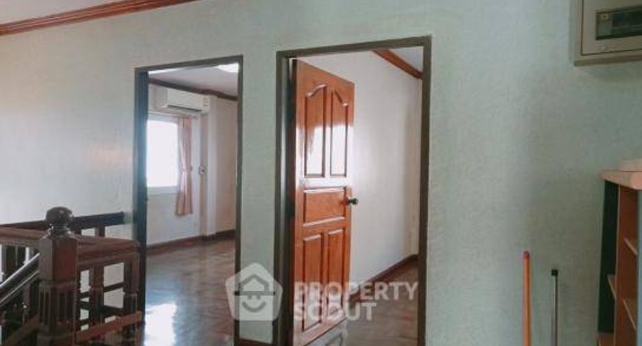 À vendre 3 chambres maison à Bang Khae, Bangkok