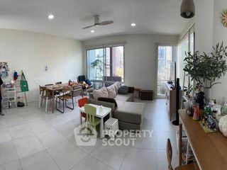 À vendre 4 chambres maison de ville à Wang Thonglang, Bangkok