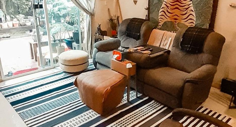 Casa en venta de 4 habitaciones en Bang Khen, Bangkok