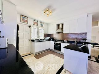 À vendre 7 chambres villa à Bang Lamung, Chonburi