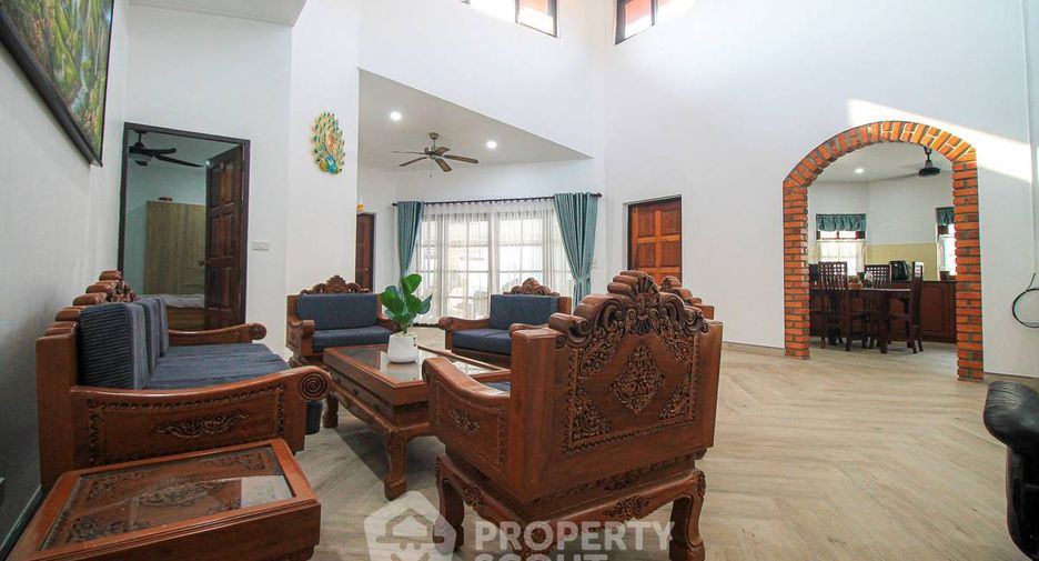 À vendre 4 chambres villa à Na Jomtien, Pattaya