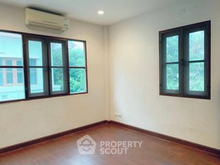 À vendre 3 chambres maison à Thung Khru, Bangkok