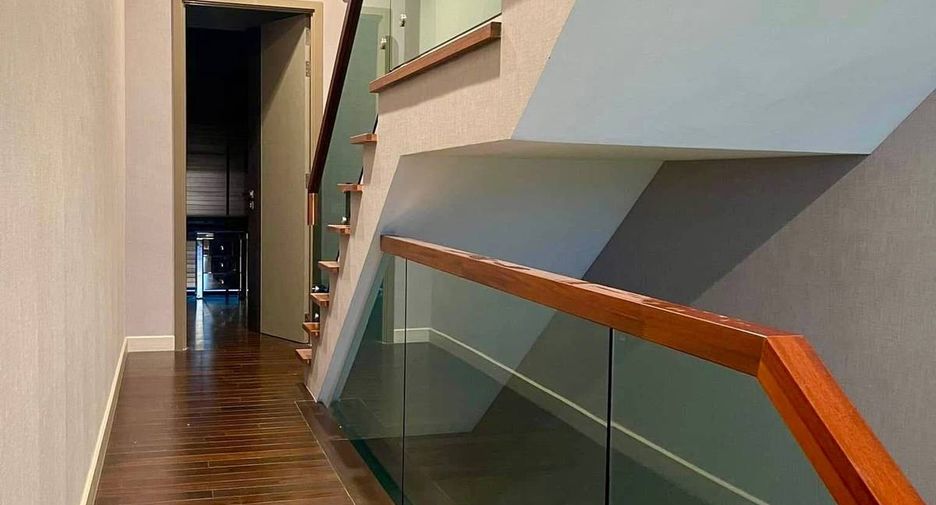 Reihenhaus zur Miete und zum Kauf mit 3 Zimmer in Chatuchak, Bangkok
