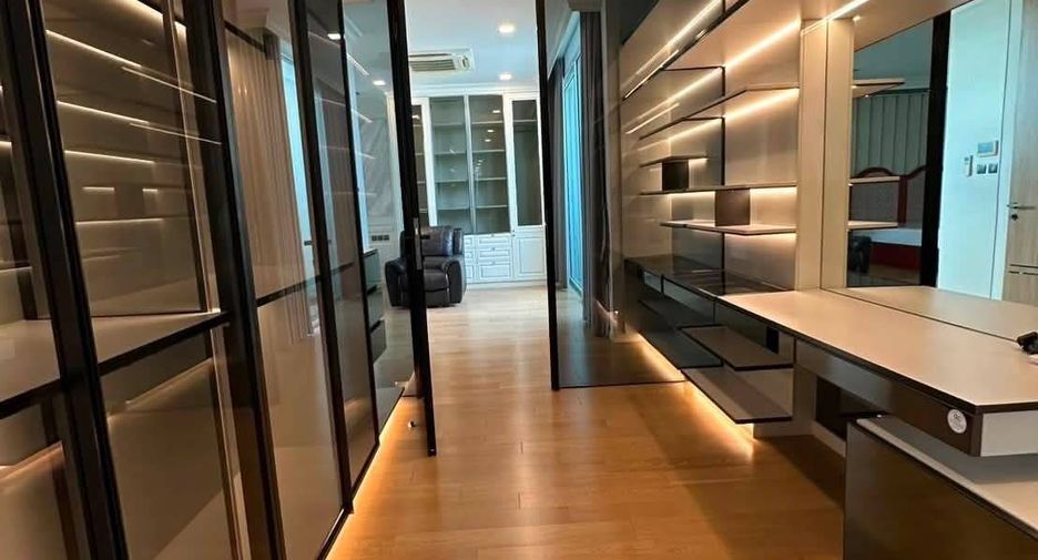 For rent and for sale 4 bedrooms house in Bueng Kum, Bangkok