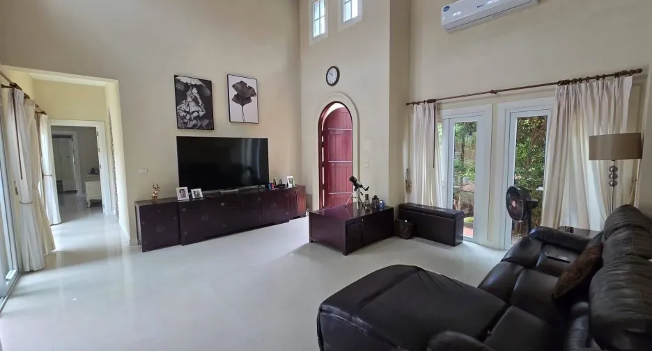 À louer 3 chambres villa à Bang Lamung, Chonburi