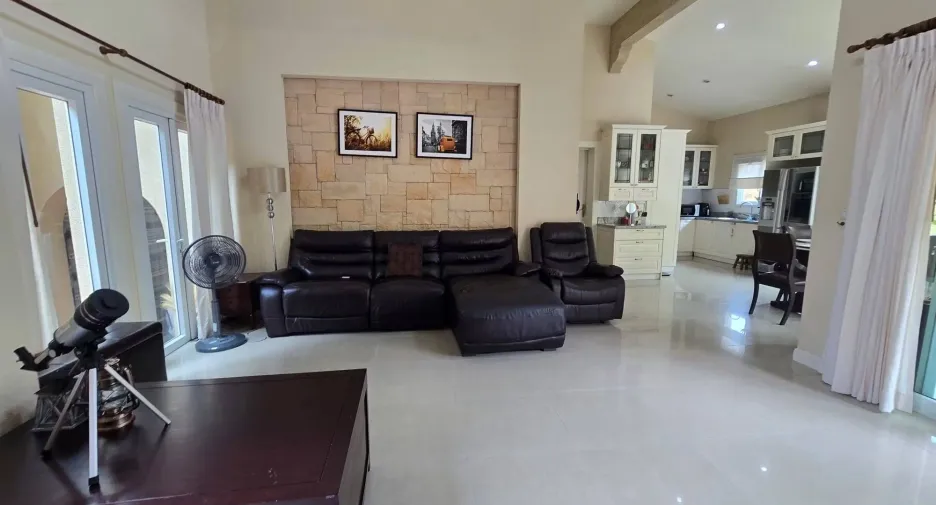 À louer 3 chambres villa à Bang Lamung, Chonburi