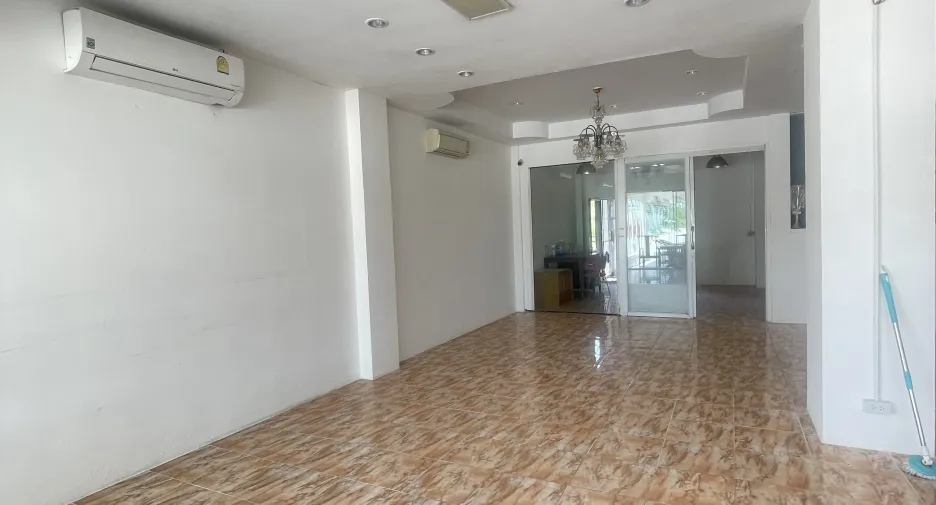 For sale retail Space in Bang Lamung, Chonburi