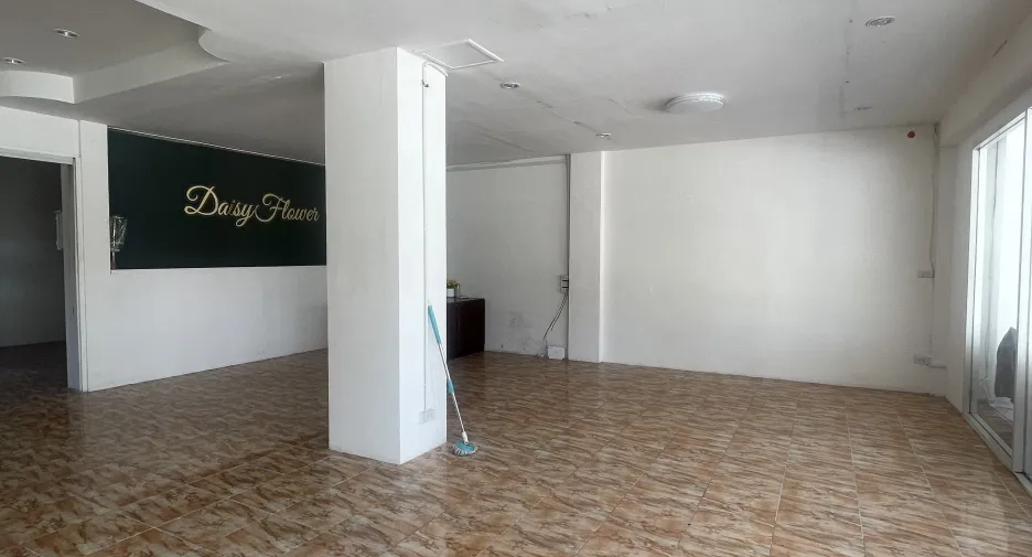 For sale retail Space in Bang Lamung, Chonburi