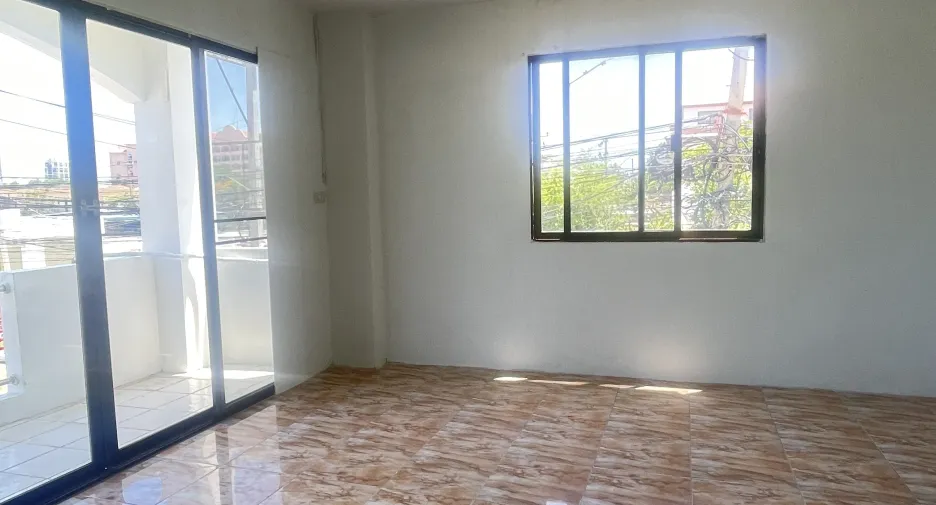 For sale retail Space in Bang Lamung, Chonburi