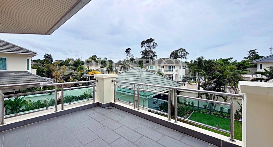 Casa en alquiler de 4 habitaciones en Bang Lamung, Chonburi