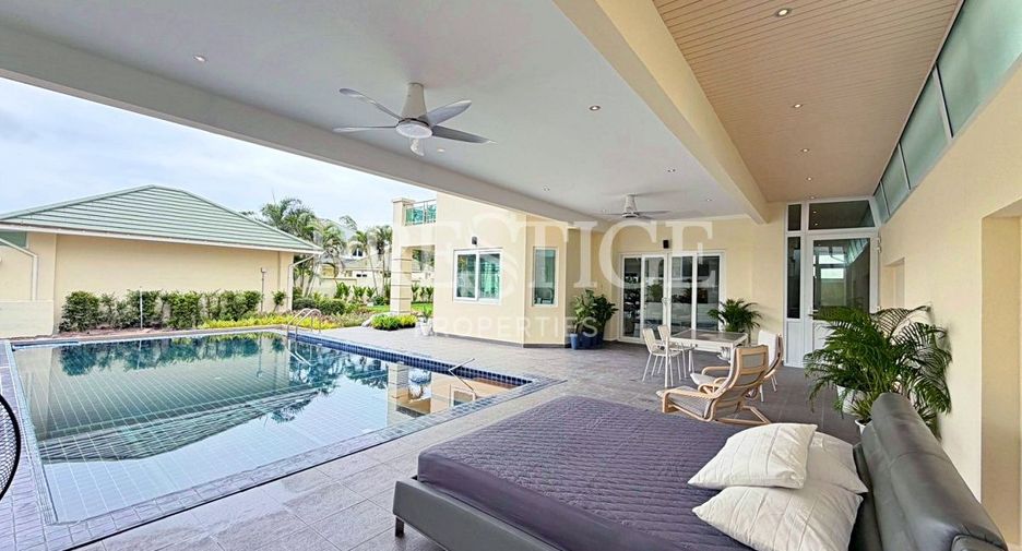 Casa en alquiler de 4 habitaciones en Bang Lamung, Chonburi