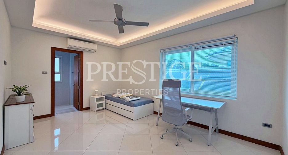 Casa en alquiler de 4 habitaciones en Bang Lamung, Chonburi