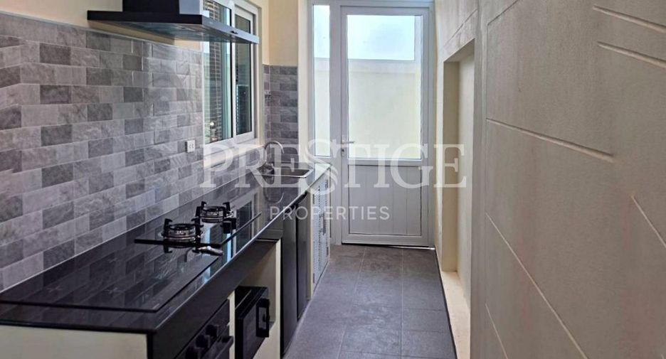 Casa en alquiler de 4 habitaciones en Bang Lamung, Chonburi