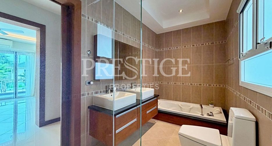 Casa en alquiler de 4 habitaciones en Bang Lamung, Chonburi