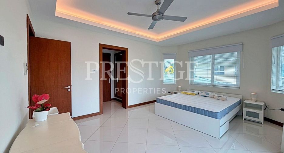 Casa en alquiler de 4 habitaciones en Bang Lamung, Chonburi
