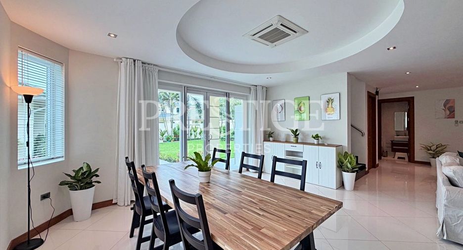 Casa en alquiler de 4 habitaciones en Bang Lamung, Chonburi