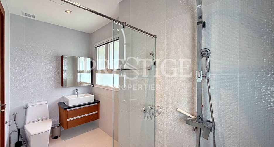 Casa en alquiler de 4 habitaciones en Bang Lamung, Chonburi