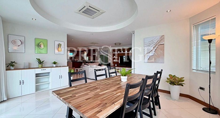 Casa en alquiler de 4 habitaciones en Bang Lamung, Chonburi