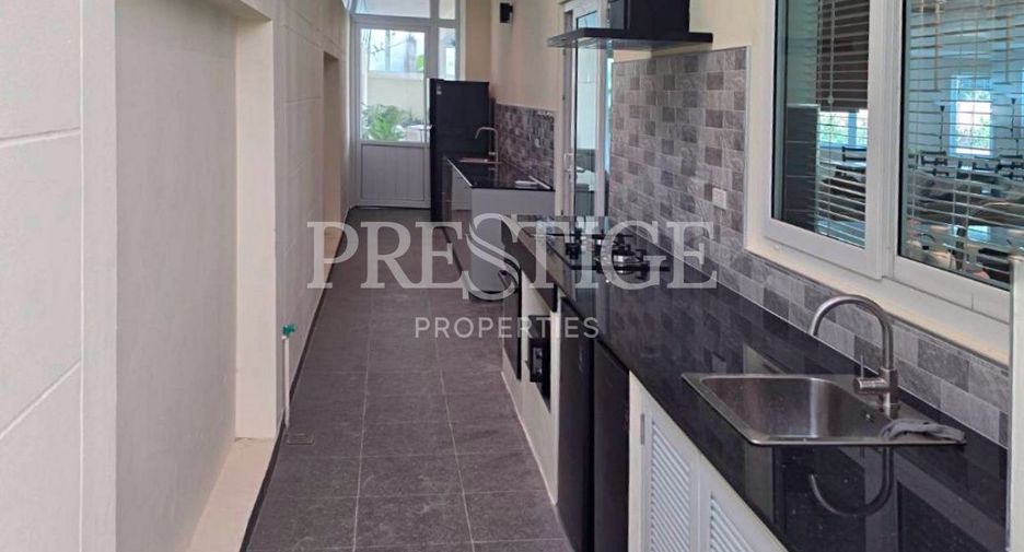 Casa en alquiler de 4 habitaciones en Bang Lamung, Chonburi