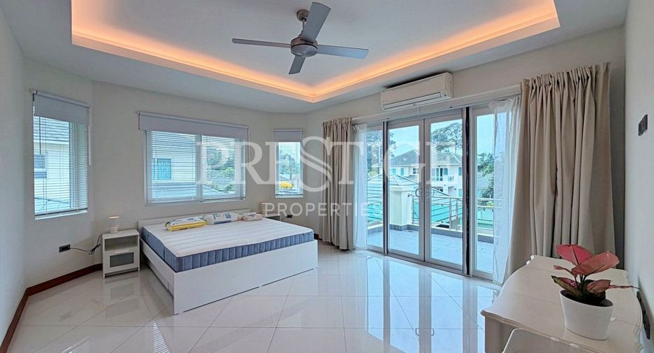 Casa en alquiler de 4 habitaciones en Bang Lamung, Chonburi