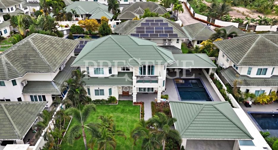 Casa en alquiler de 4 habitaciones en Bang Lamung, Chonburi