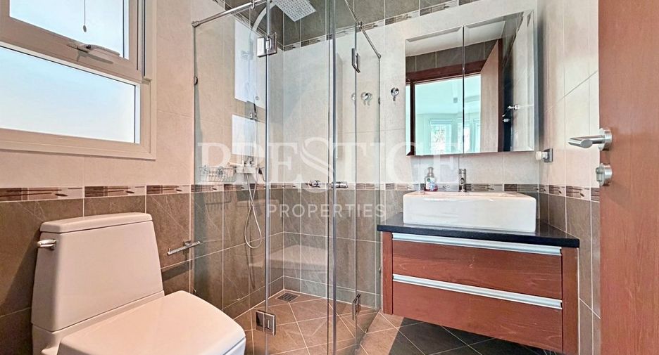 Casa en alquiler de 4 habitaciones en Bang Lamung, Chonburi