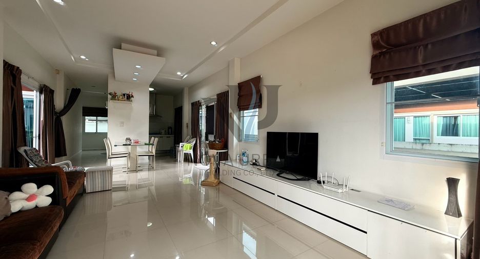 Villa zum Kauf mit 3 Zimmer in Bang Saray, Pattaya