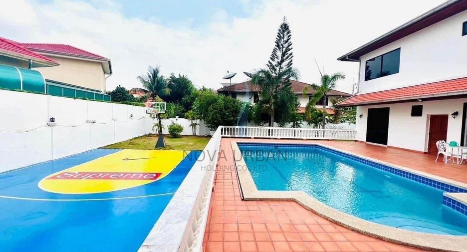 À vendre et à louer 4 chambres villa à Bang Lamung, Chonburi