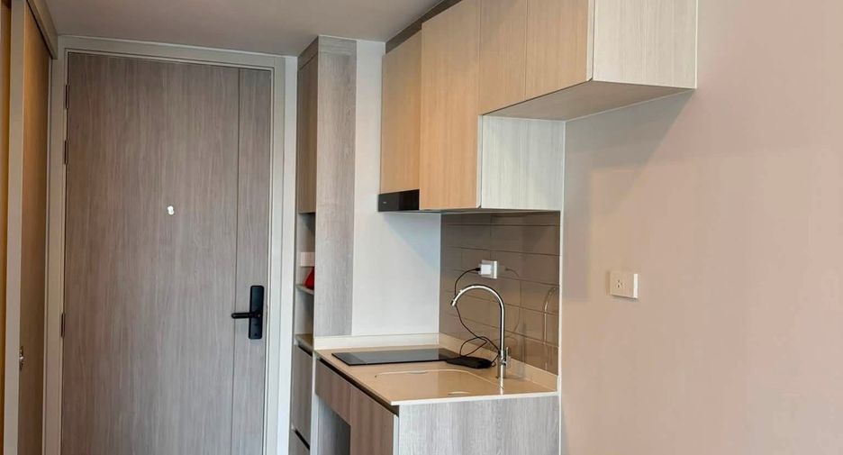 À louer studio condo à Huai Khwang, Bangkok