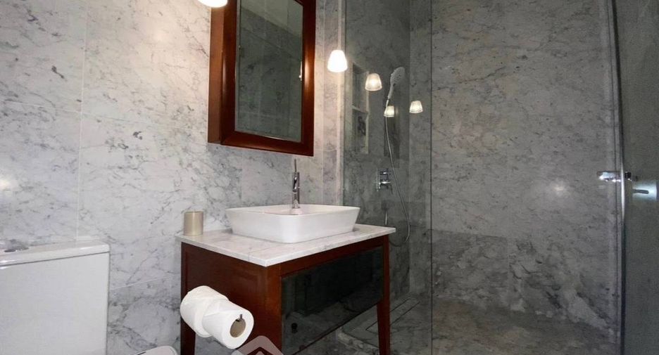For sale 2 bedrooms condo in Watthana, Bangkok