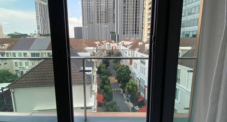 For sale 2 bedrooms condo in Watthana, Bangkok