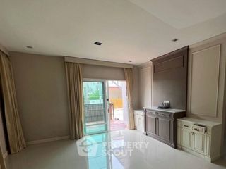 À vendre 4 chambres maison à Bang Khun Thian, Bangkok