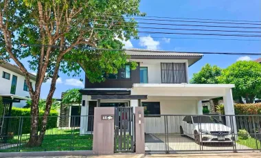 Casa en alquiler de 4 habitaciones en Bang Phli, Samut Prakan