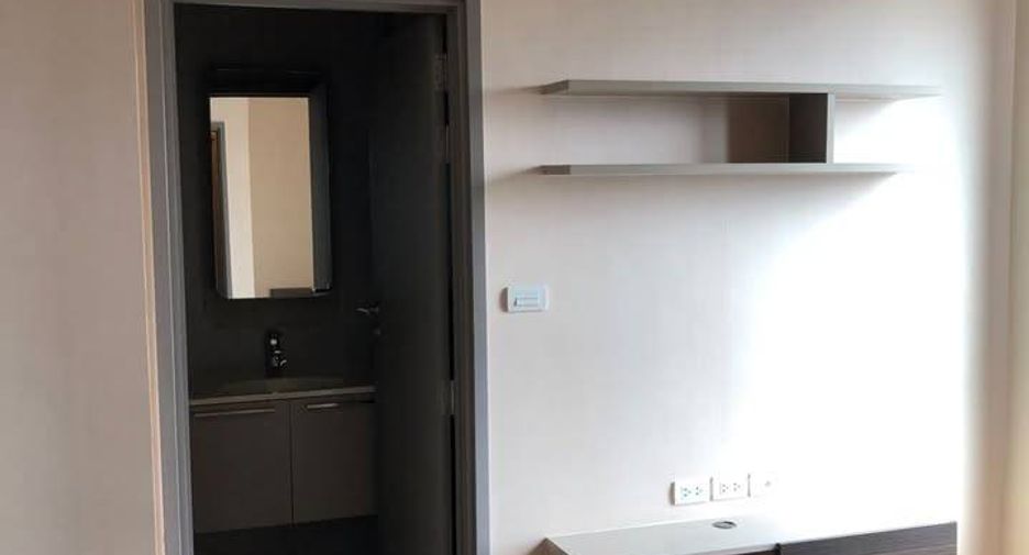 For sale 3 bedrooms condo in Khlong San, Bangkok