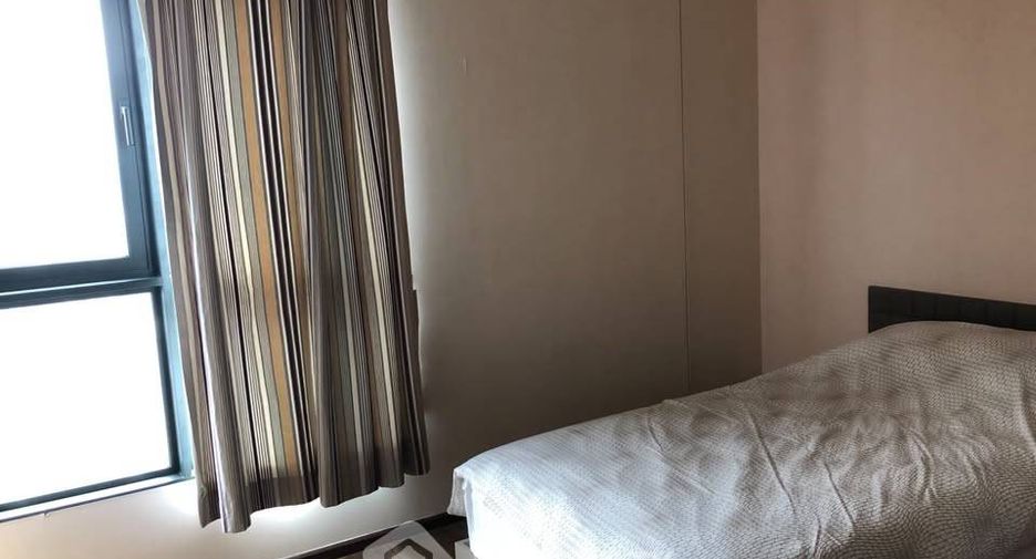 For sale 3 bedrooms condo in Khlong San, Bangkok