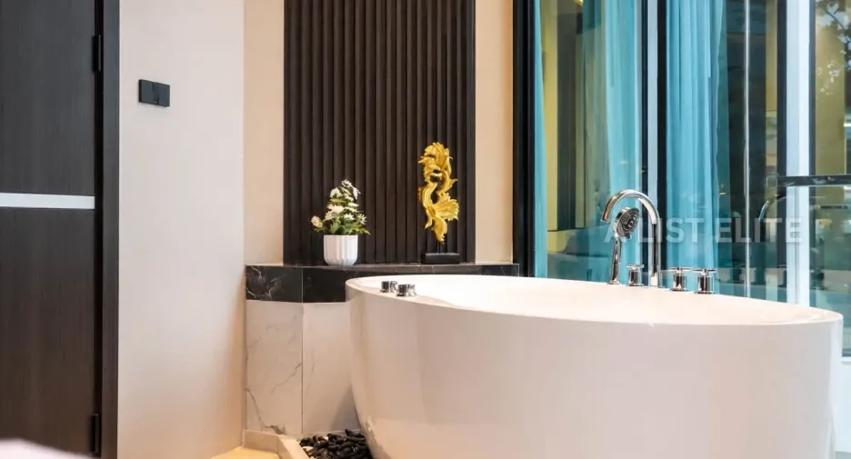 Haus zur Miete mit 5 Zimmer in Bang Lamung, Chonburi