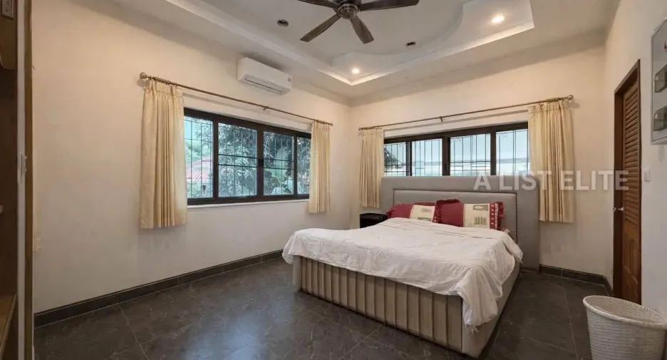 Haus zum Kauf mit 4 Zimmer in Bang Lamung, Chonburi