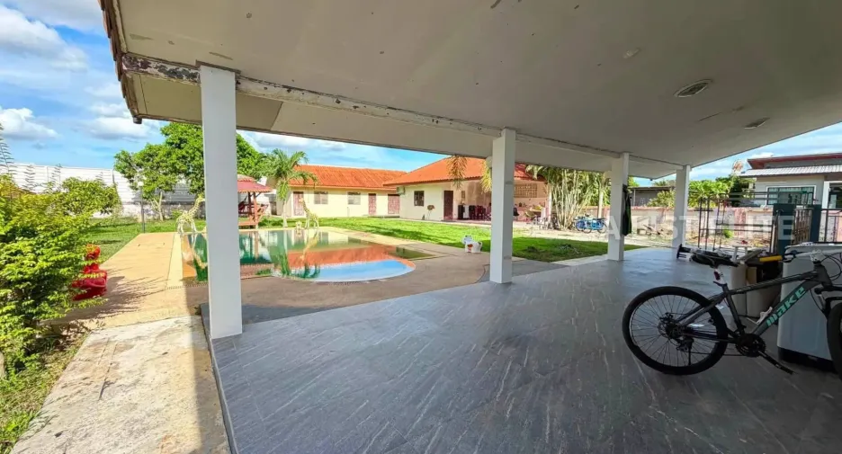 Haus zum Kauf mit 4 Zimmer in Bang Lamung, Chonburi