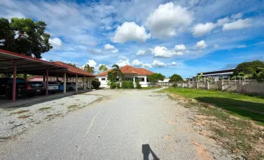 Haus zum Kauf mit 4 Zimmer in Bang Lamung, Chonburi