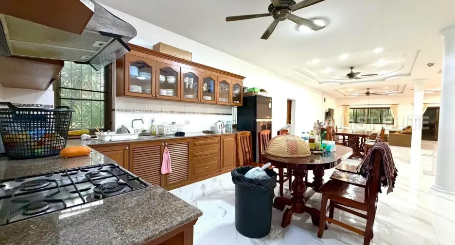 Haus zum Kauf mit 4 Zimmer in Bang Lamung, Chonburi
