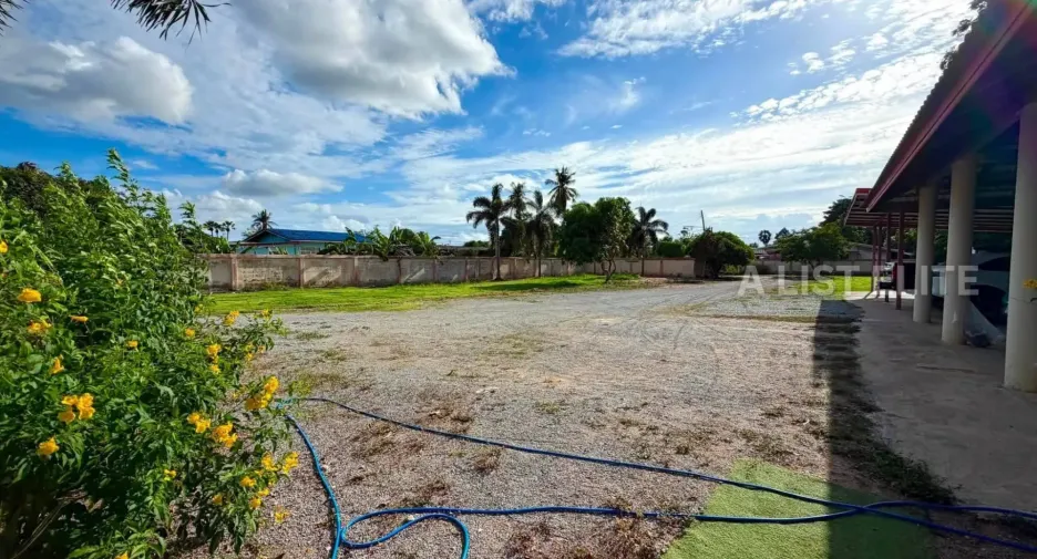 Haus zum Kauf mit 4 Zimmer in Bang Lamung, Chonburi