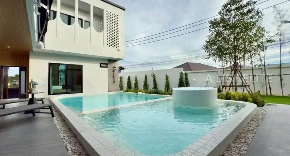 Haus zum Kauf mit 5 Zimmer in Bang Lamung, Chonburi