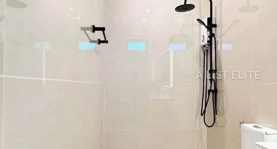 Haus zum Kauf mit 5 Zimmer in Bang Lamung, Chonburi
