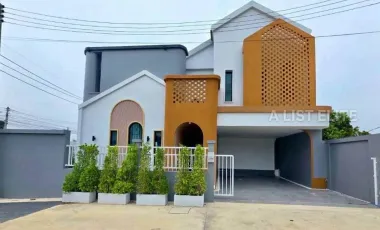Haus zum Kauf mit 5 Zimmer in Bang Lamung, Chonburi