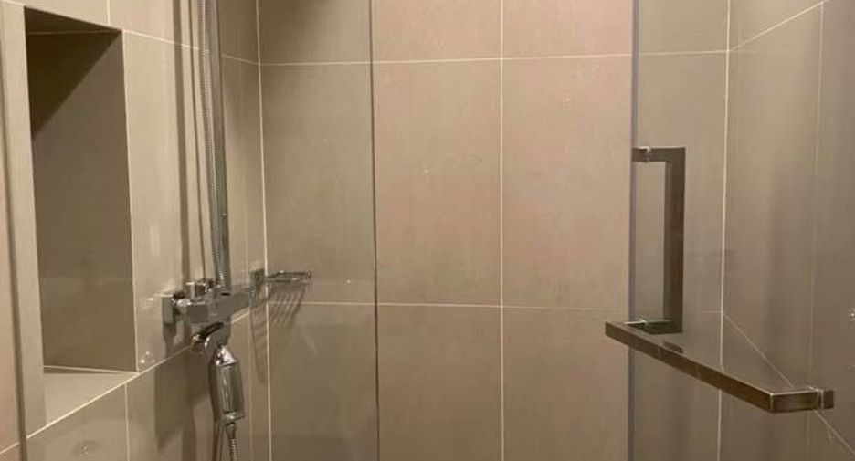 Продажа 1 кровать кондо в Пхра Кханонг, Бангкок