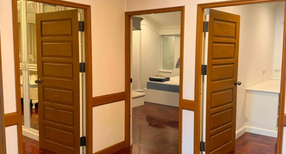 For rent 5 ベッドルーム house in Huai Khwang, Bangkok