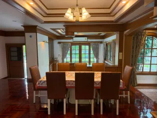 For rent 5 ベッドルーム house in Huai Khwang, Bangkok