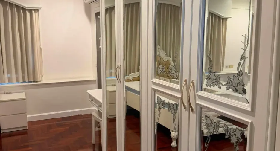 For rent 5 ベッドルーム house in Huai Khwang, Bangkok